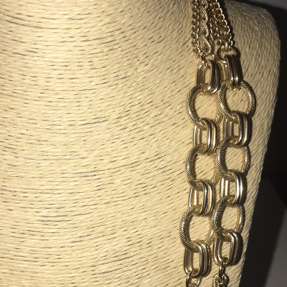Necklace gold tone 24”long circle link light weight - Picture 2 of 5